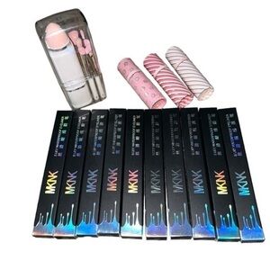 NEW ! Makeup bundle -  eyeliner, lip moisturizer and travel size applicators